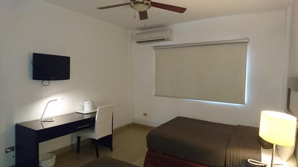 Hotel Brandts Los Robles De San Juan Манагуа Екстер'єр фото