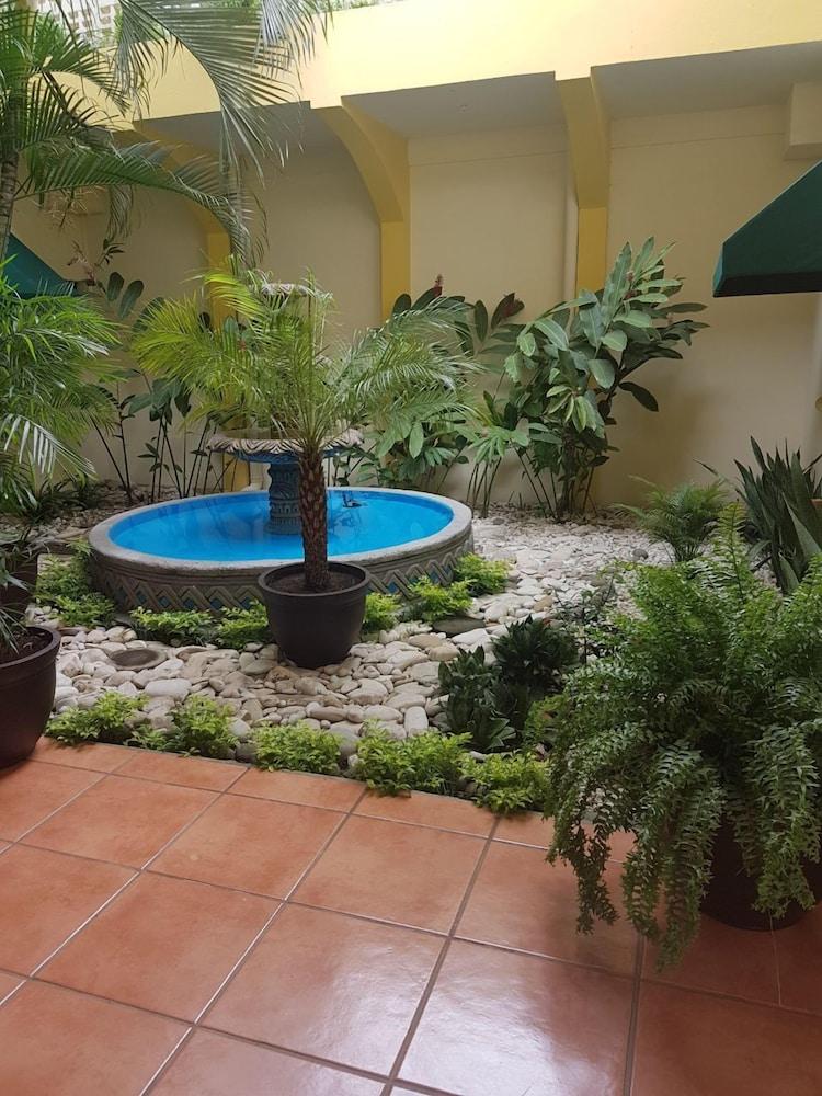 Hotel Brandts Los Robles De San Juan Манагуа Екстер'єр фото