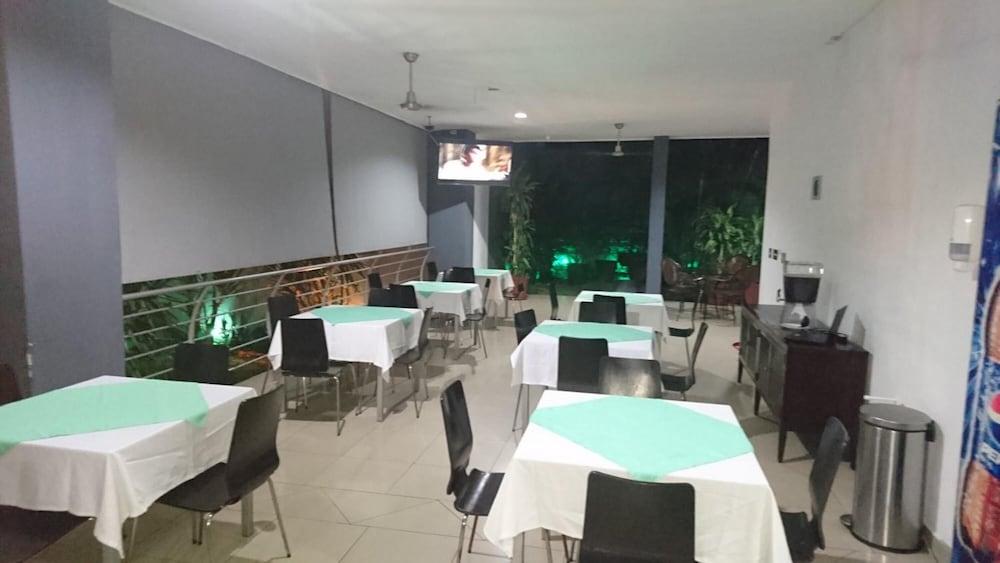 Hotel Brandts Los Robles De San Juan Манагуа Екстер'єр фото